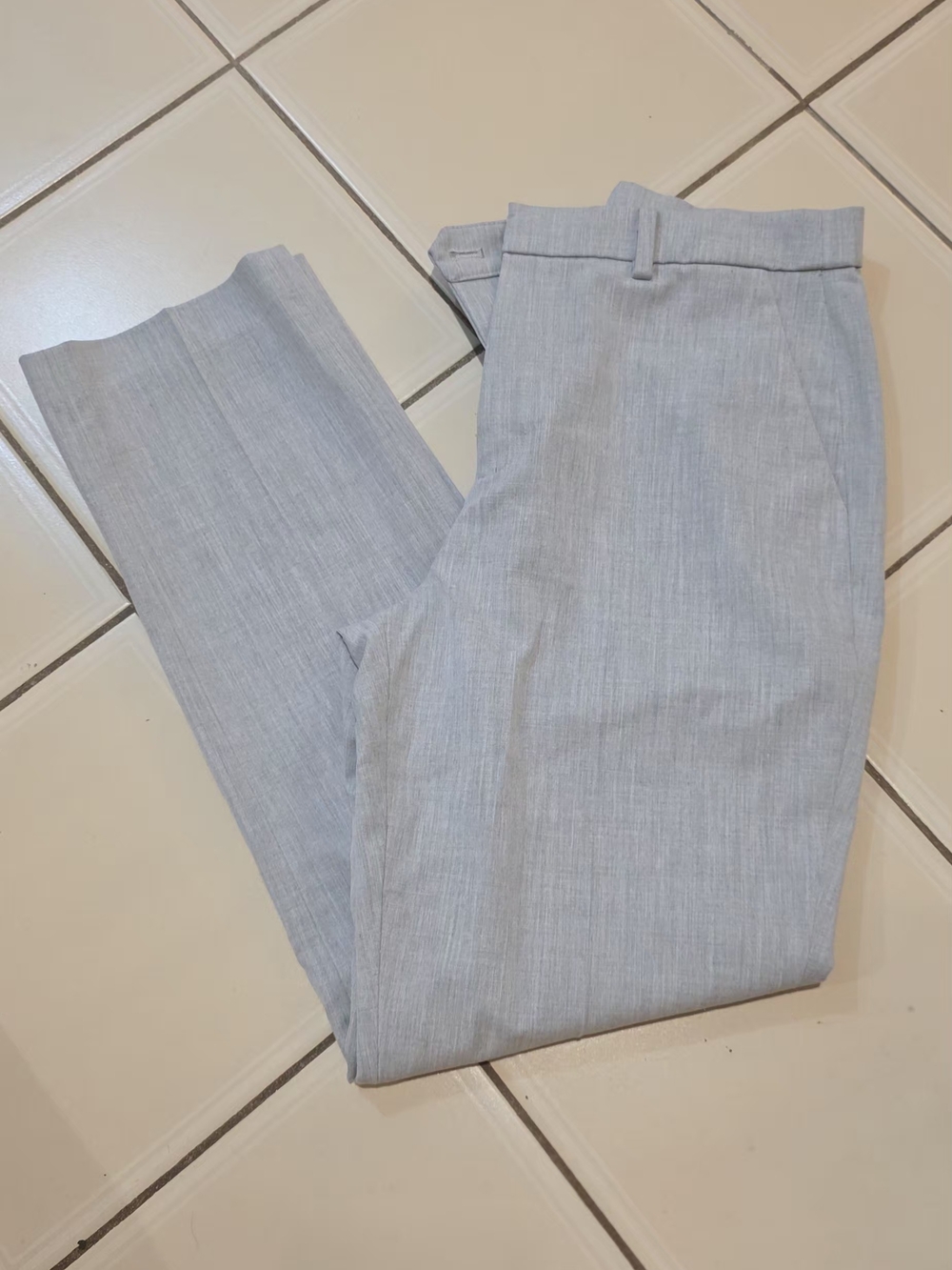 Uniqlo Light Gray Lady's Dress Pants - Slim Straight